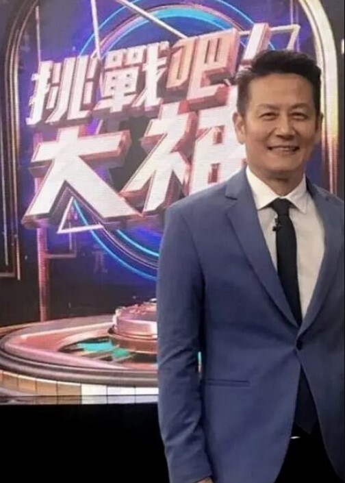 【影视漏点】英美剧限制片女星漏奶精选福利合集 - 蝙蝠视频海报
